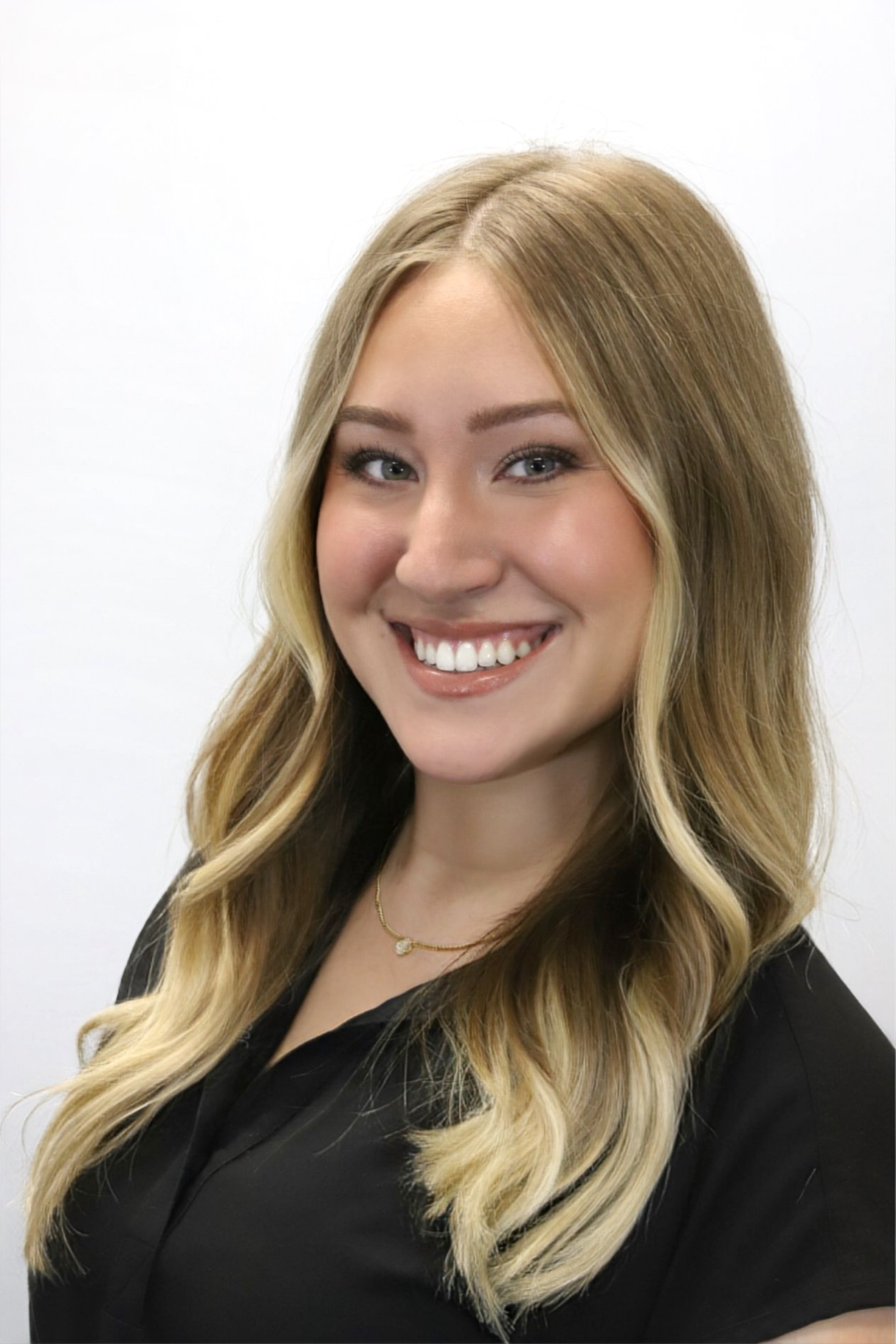 Sarah Krasnowiecki - Licensed Esthetician 